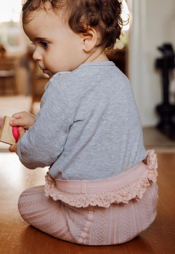 MP Berta ull strømpebukse med rysjer - Rose Dust